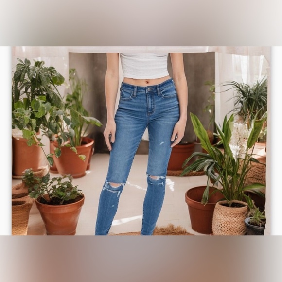 American Eagle Outfitters Denim - AE Ne(x)t Level Ripped High-Waisted Jegging Size 8 new with tags​​​​​​
